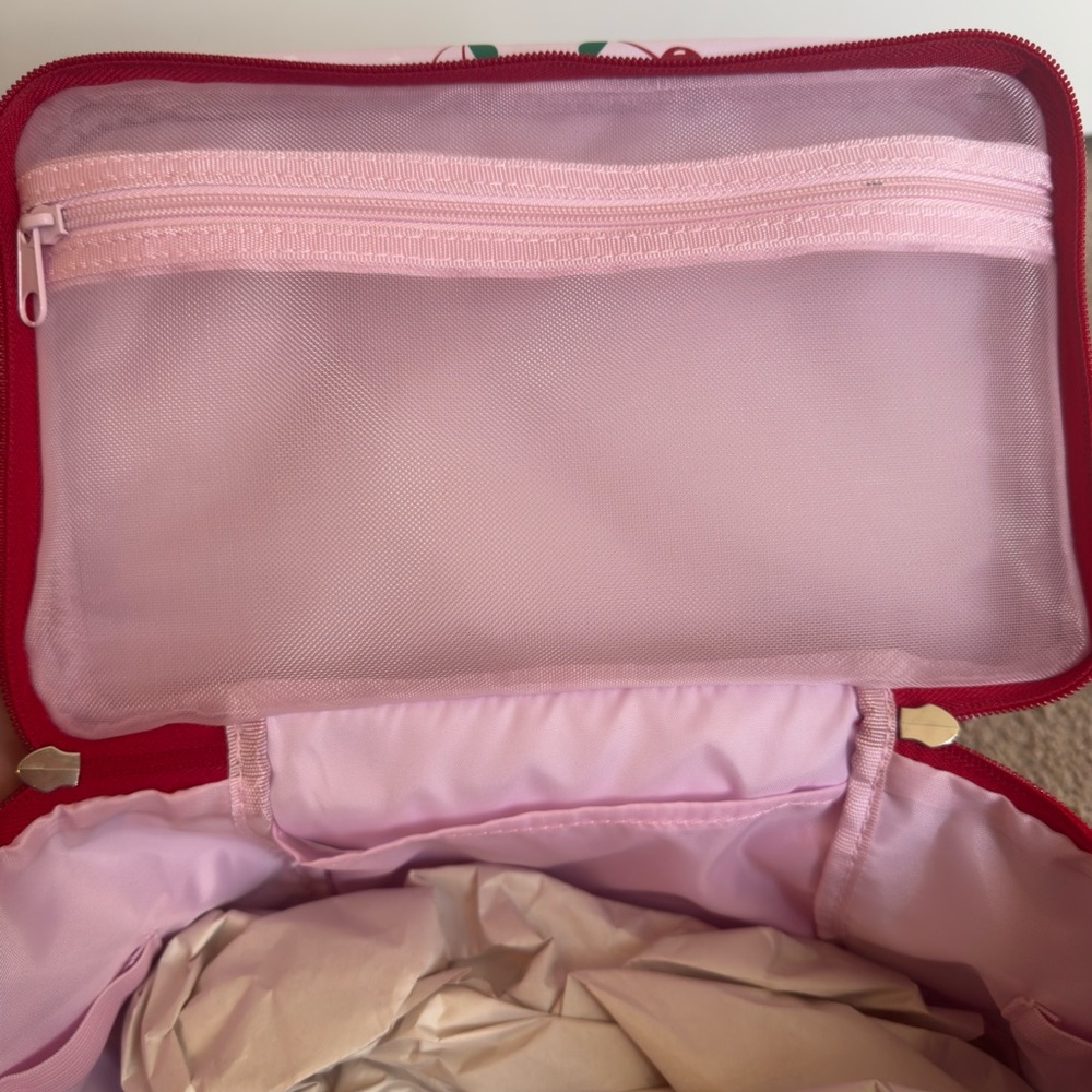 Makeup Bag & Beauty Bundle - Picture 6 of 9